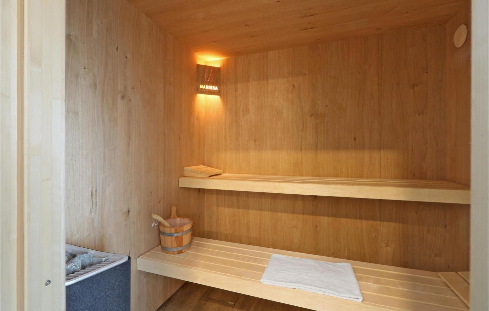 Nice Home In Lembruch-Duemmer See With Sauna Esterno foto